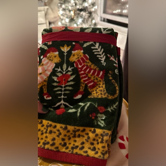 🐆NWT Envouge Cheetah Holiday Hand Towel Set of Two 🐆 - Picture 7 of 7
